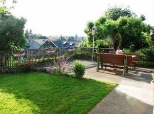 6547 Sycamore Ave NW, Seattle, WA 98117