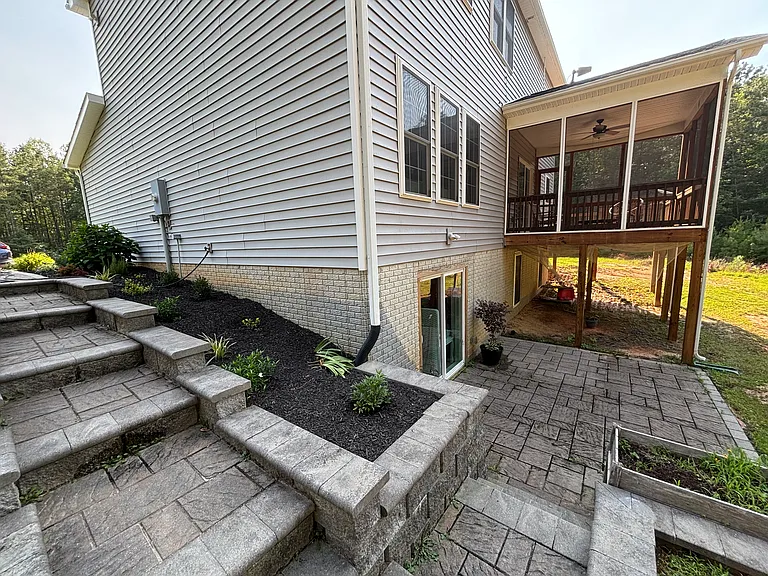 16209 Round Hill Rd — Photo 4