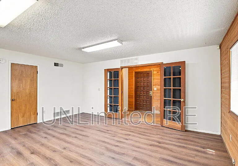 1410 N Inverrary Way — Photo 17