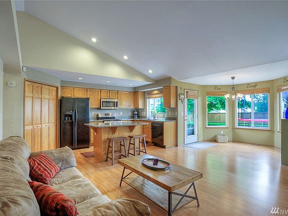 5th image of 12616 224th Street Ct E