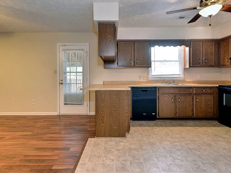 16 Natalie Dr — Photo 8