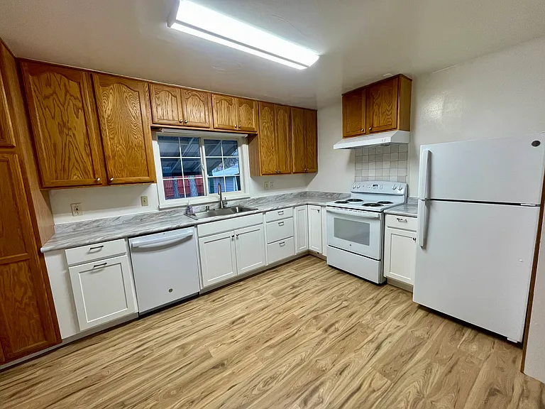 9570 Mendenhall Ave — Photo 5