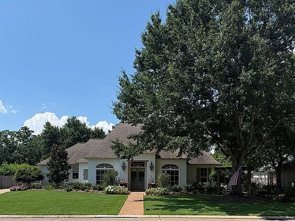2nd image of 6144 Tennyson Oaks