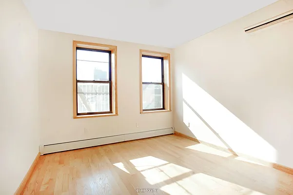 Rented by Town Residential | media 3