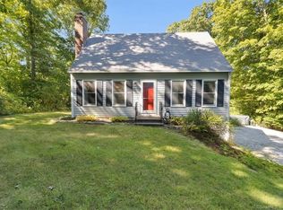 9 Brooks Ln, Chester, CT 06412