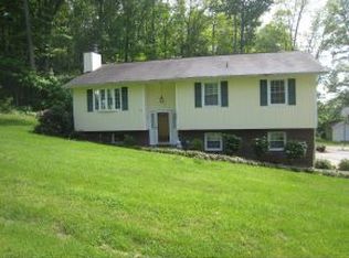 257 Harmony Acres Dr W, Jonesborough, TN 37659