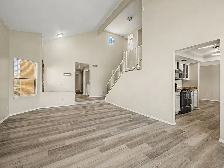 184 S Willow Creek St — Photo 10