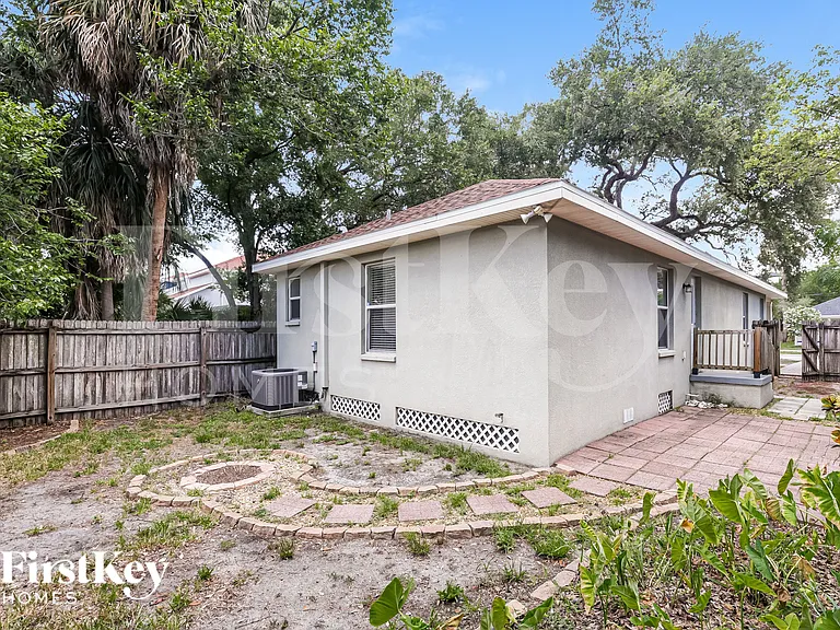 1736 W Pine St — Photo 17