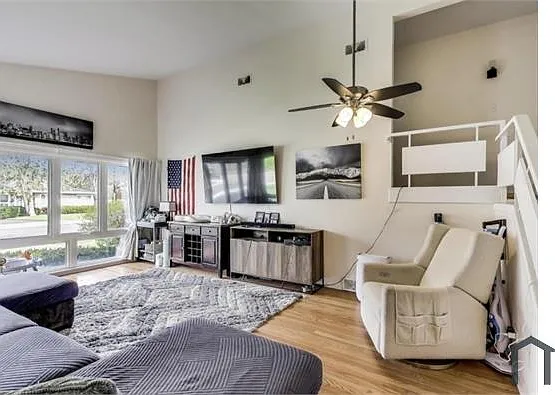 558 Mallard Ln — Photo 6