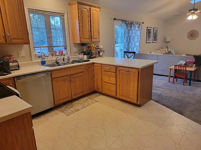 208 Wilsey Ln — Photo 5