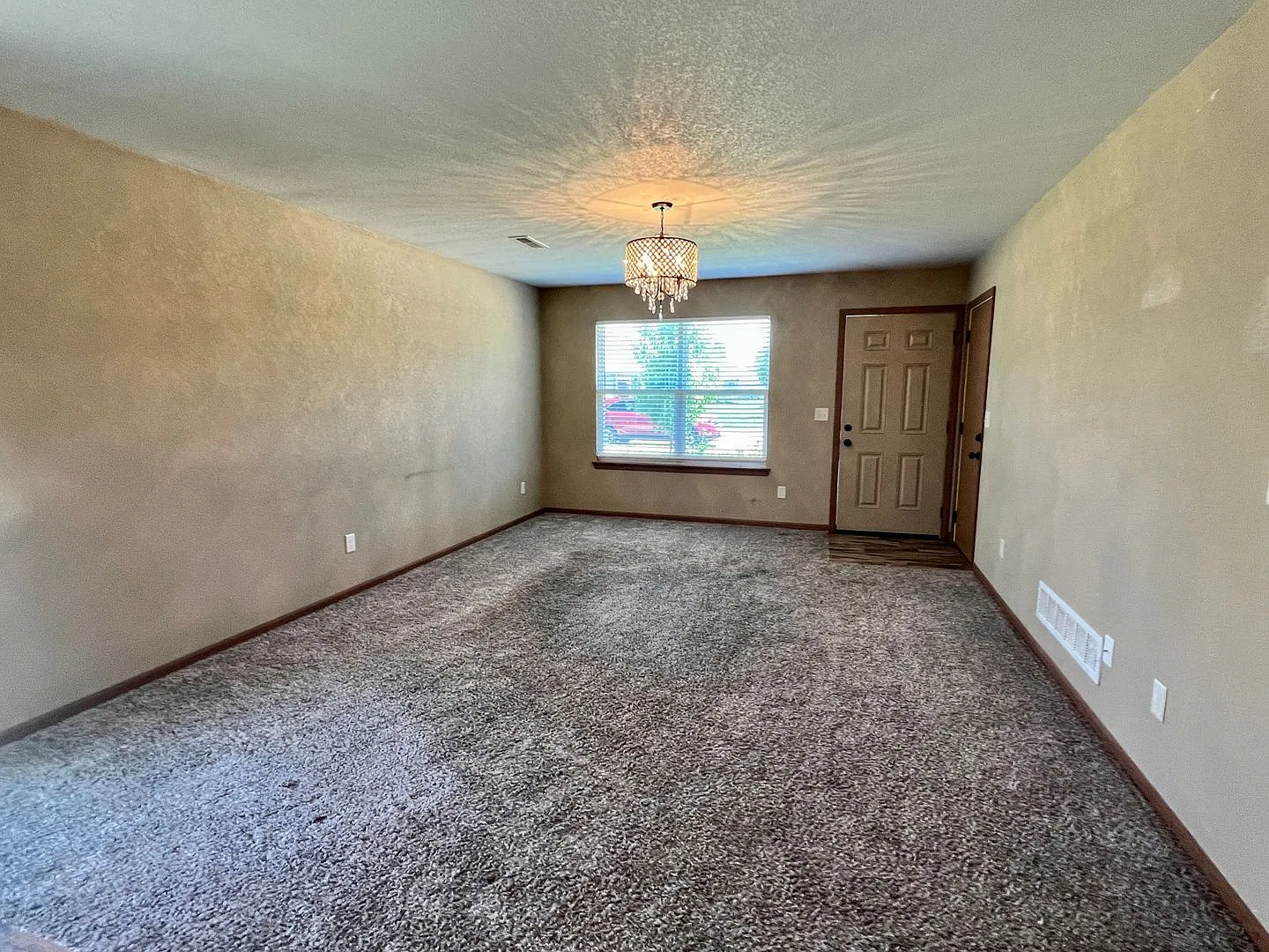 Stunning townhome in Pleasant Hill — Photo 4