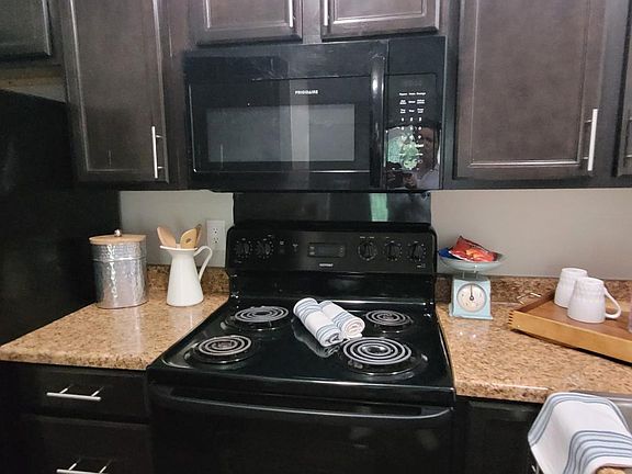 2nd image of 4388 Pine Ridge Pkwy NE #1B302