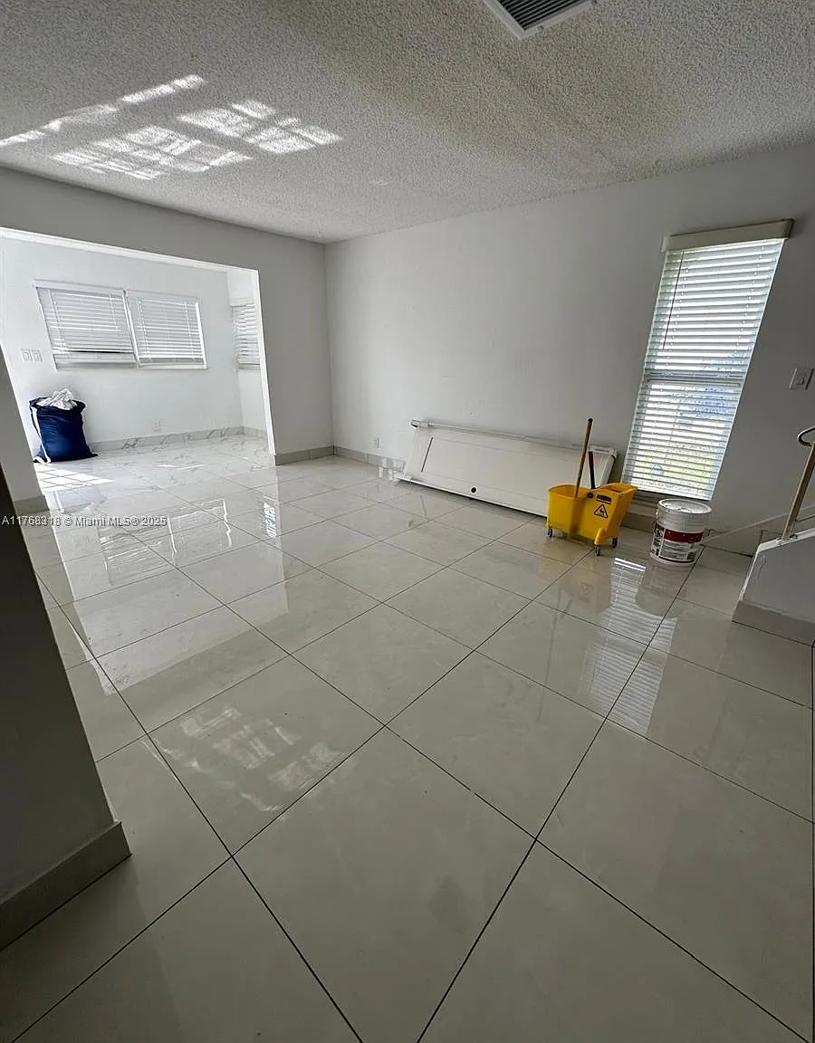 North Lauderdale Village — Photo 1