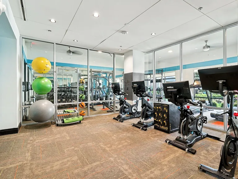 Fully Equipped Fitness Room Rialto Apartments, San Antonio