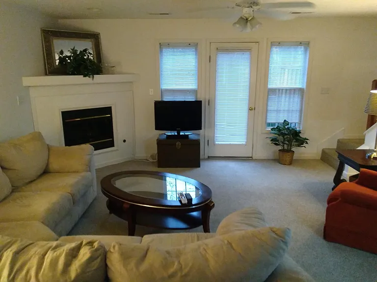623 Wyndhurst Dr — Photo 12