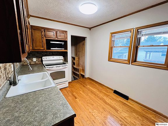 4th image of 2059 N C St