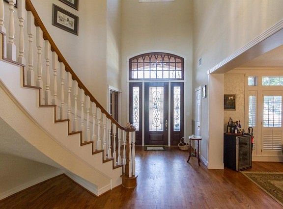 3rd image of 2342 Central Park Cir