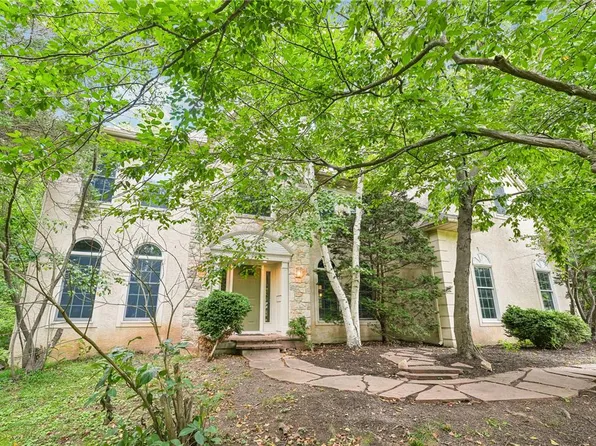 111 Manor Dr, Lansdale, PA 19446