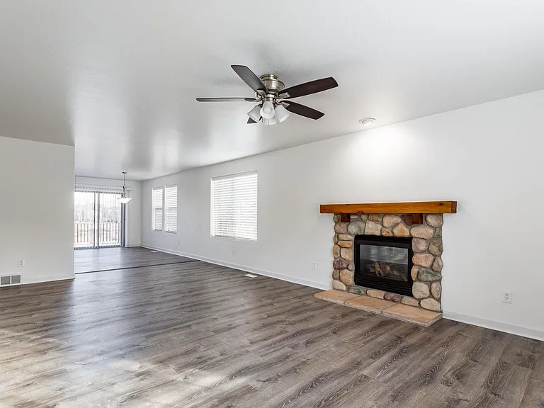5823 Sagebrook Dr — Photo 3