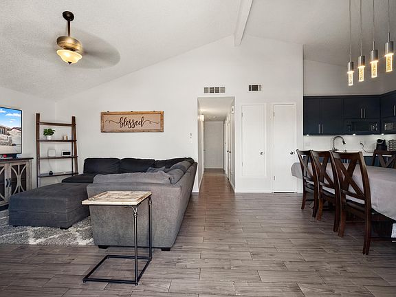 3rd image of 817 Mont Blanc Dr