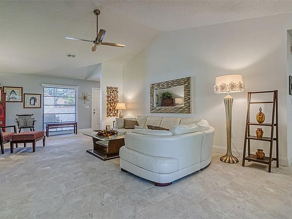 4th image of 5559 Golf Pointe Dr