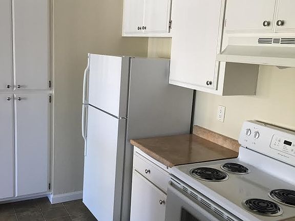 5th image of 2284 Dunlop St APT 12
