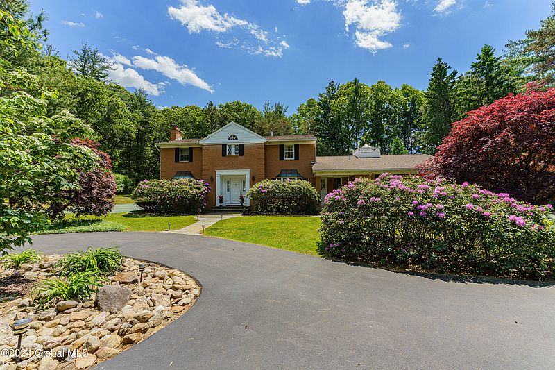 2nd image of 107 Old Niskayuna Road