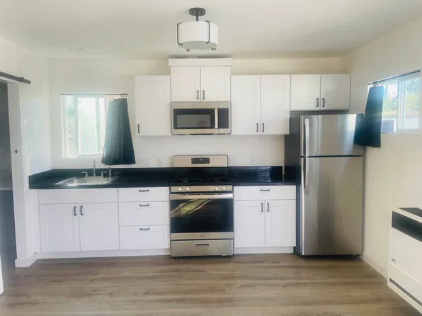 321 Douglas Ave #2, Oxnard, CA 93030