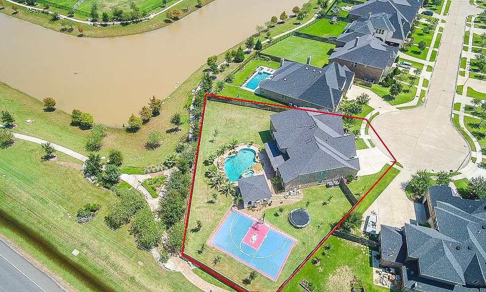1st image of 27922 Rumson Dr