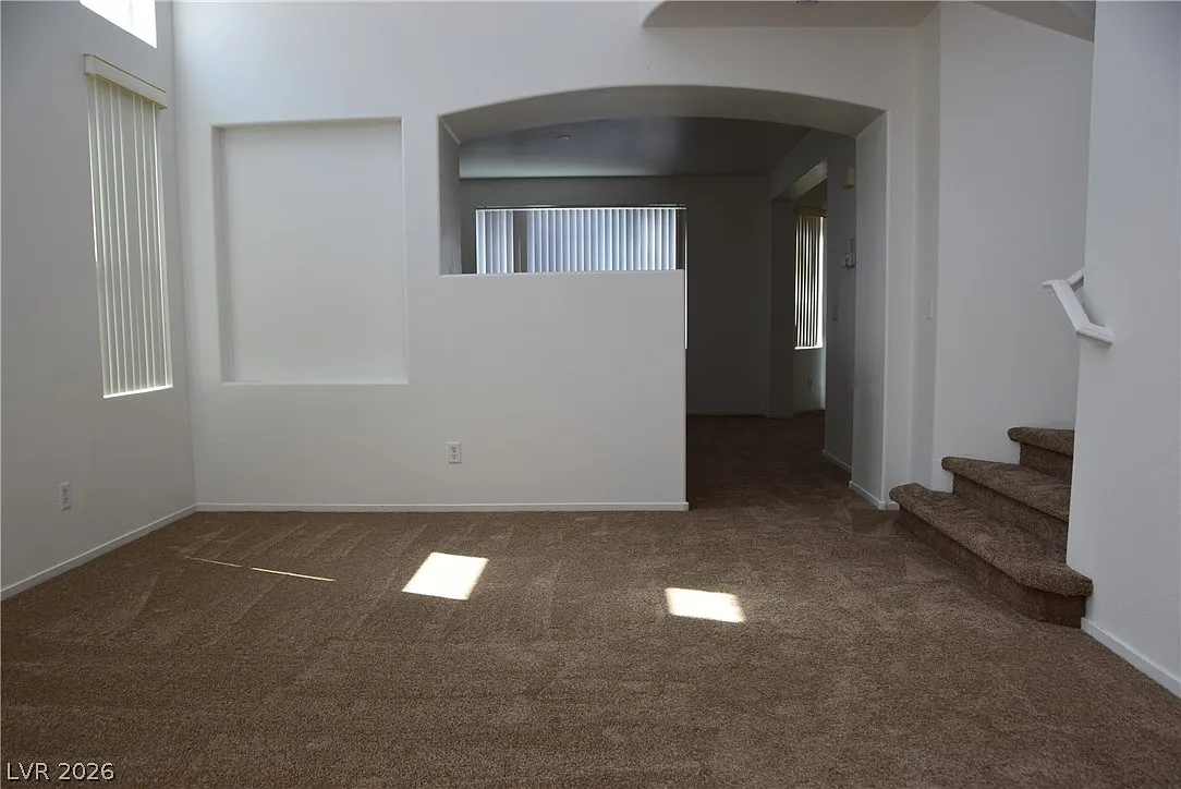 4 bed, 2.5 bath, 2070 sqft, $1,995 — Photo 4