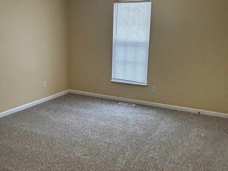 1600 Meadow Spring Dr #3 — Photo 8