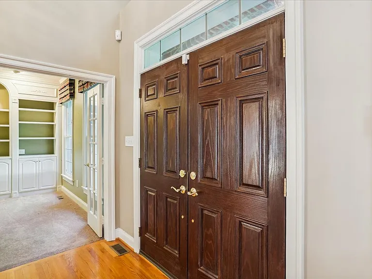 8931 Falls Farm Dr — Photo 40