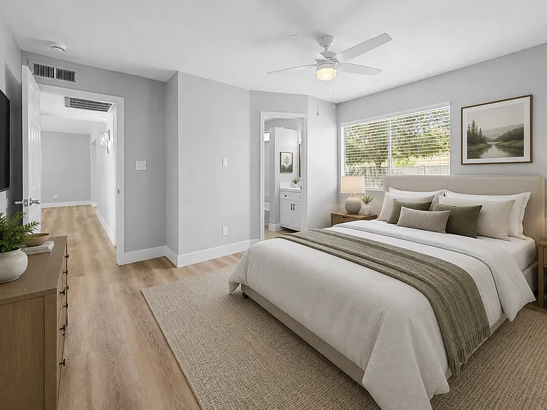 2340 E Isabella Ave — Photo 4