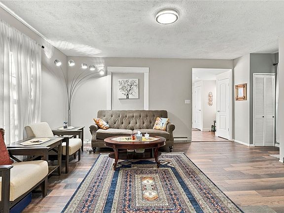 5th image of 204 Sykes St