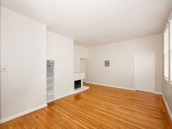 3rd image of 20 Romolo Pl #8