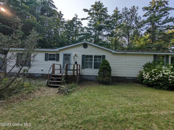 15 Tannery Lane, Hague, NY 12836