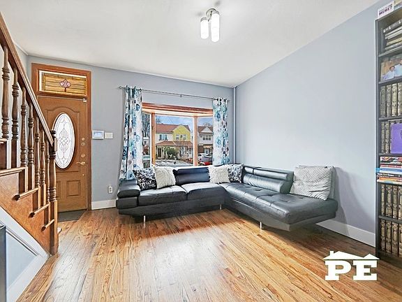 4th image of 1843 E 38th St