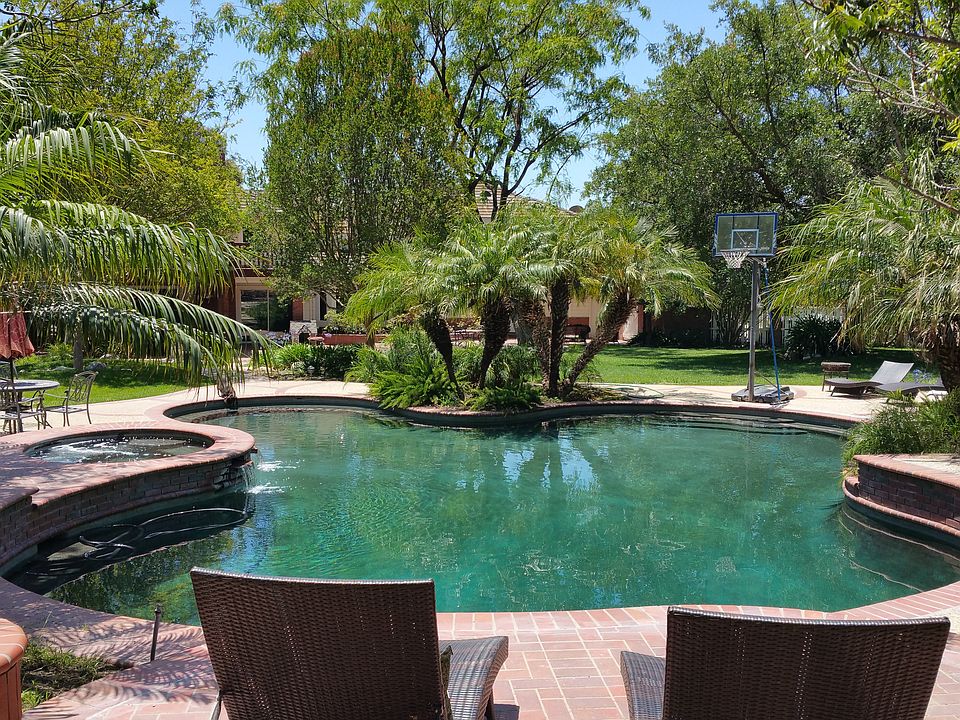 2nd image of 10551 Summerview Cir