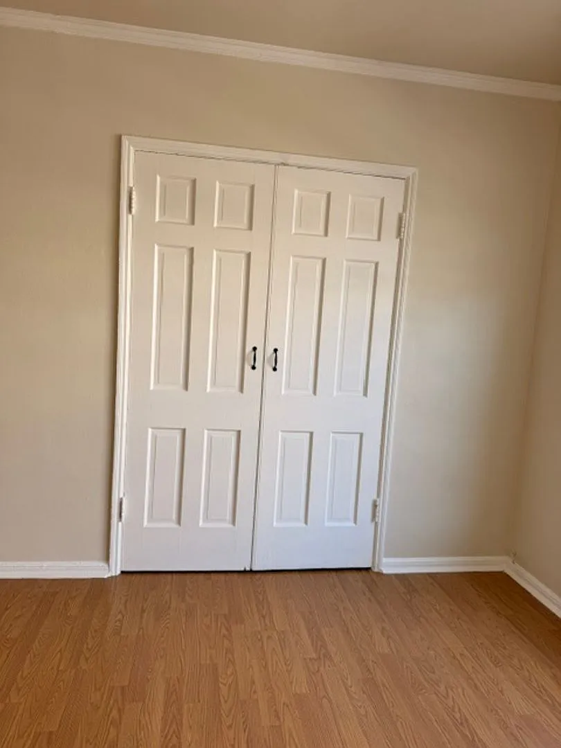 35 - 815 Green — Photo 3