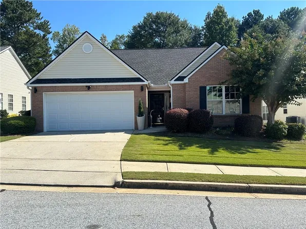 954 Village View Cir, Loganville, GA 30052