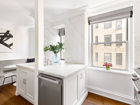 5th image of 255 W 84th St APT 8D