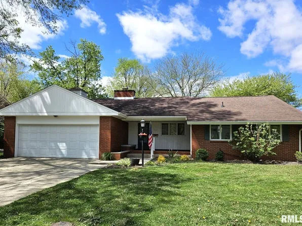 111 Mundy St, Lincoln, IL 62656