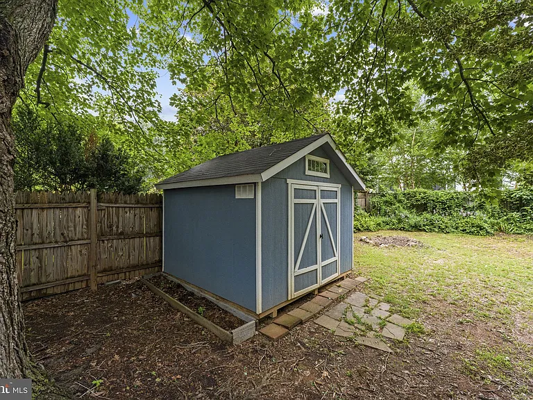 203 Maple St — Photo 25