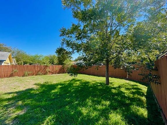5th image of 1506 Deepwood Dr