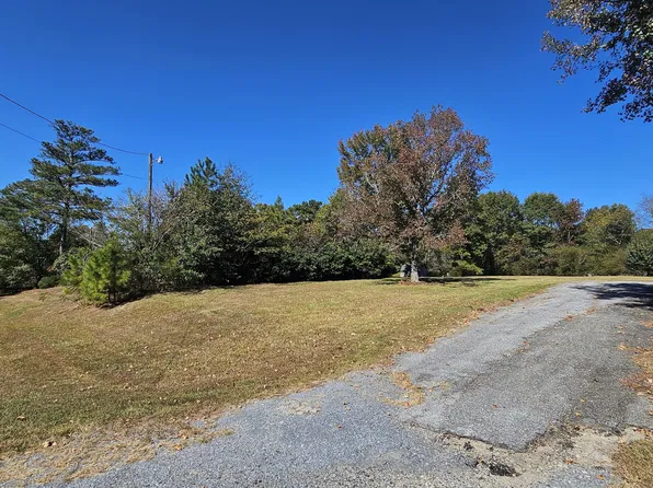 21 Dogwood Ln, Cartersville, GA 30121