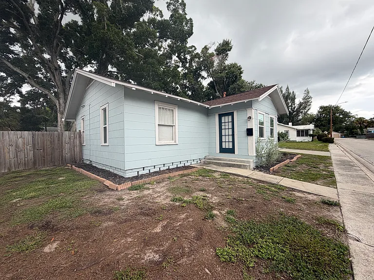 2101 Auburn St S — Photo 5