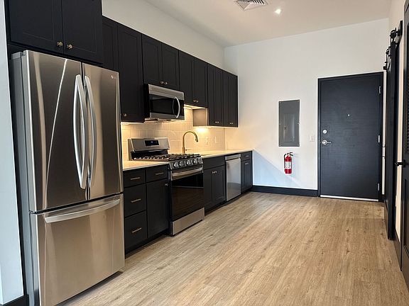 4th image of 45 Larry Holmes Dr #108