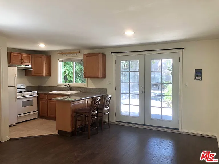 3708 Altura Ave — Photo 6