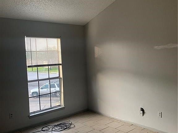 4th image of 2302 Capitan Drive
