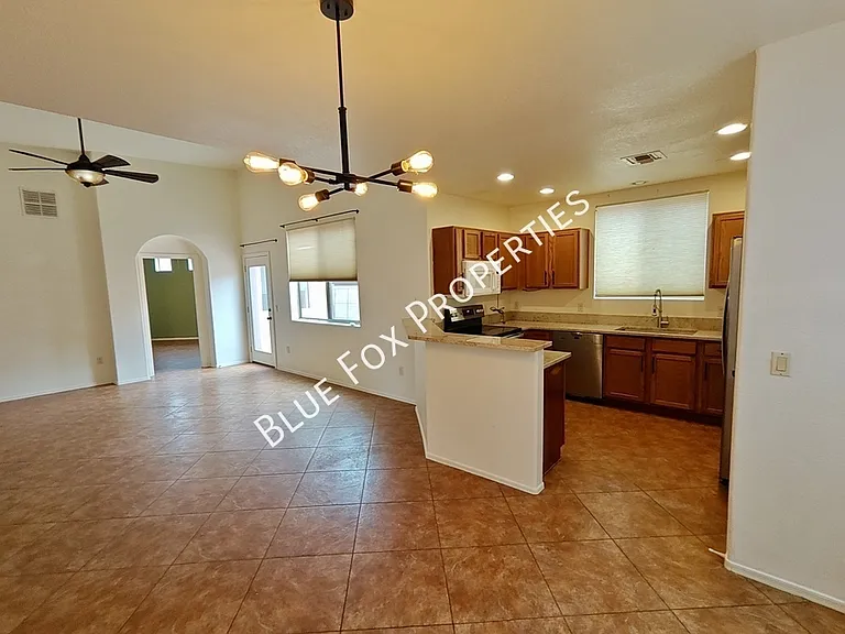 1292 S Paseo Luna Blanca — Photo 7